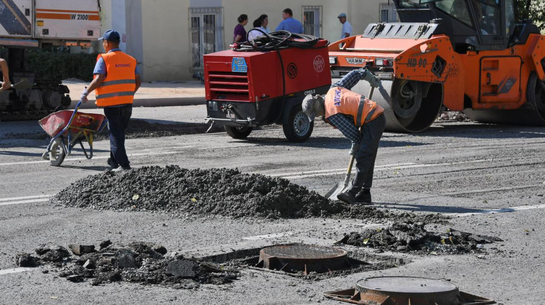 Вводится реверсивное движение на участке проспекта Рыскулова в Алматы 