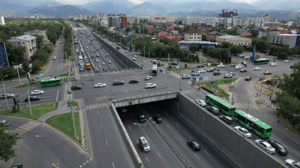 В Алматы заменили трубопровод, который используется 33 года