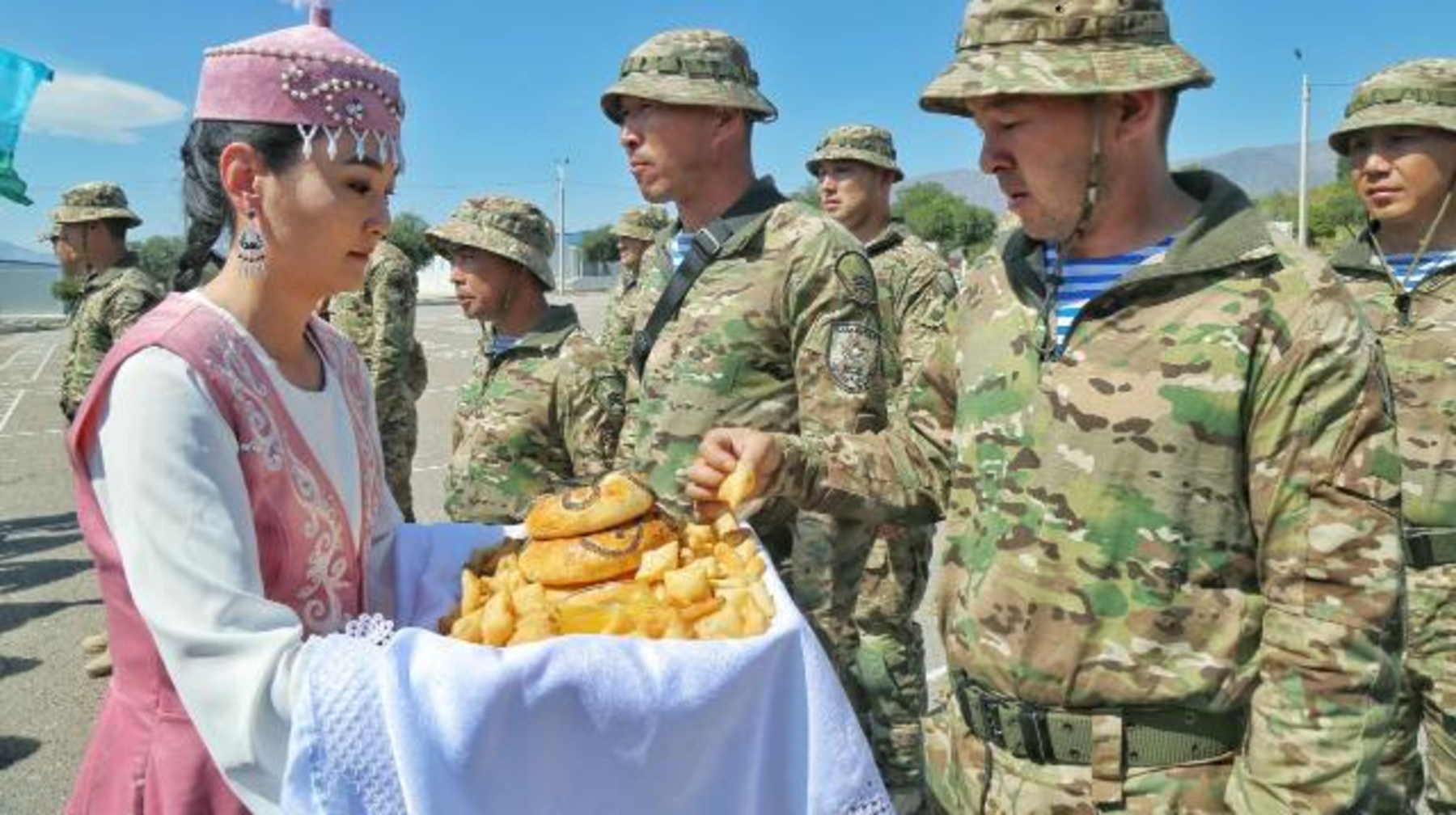 Военнослужащие Казахстана прибыли в Кыргызстан для участия в учениях ОДКБ