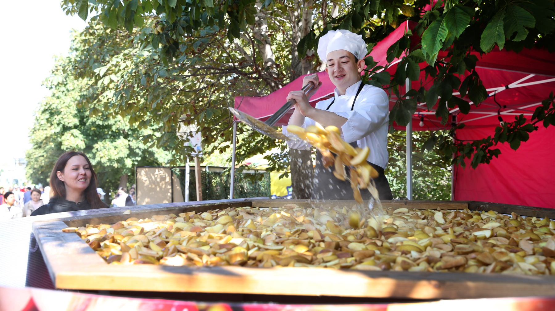 В День города в рамках Apple Fest сварено 1,7 тыс. литров яблочного компота