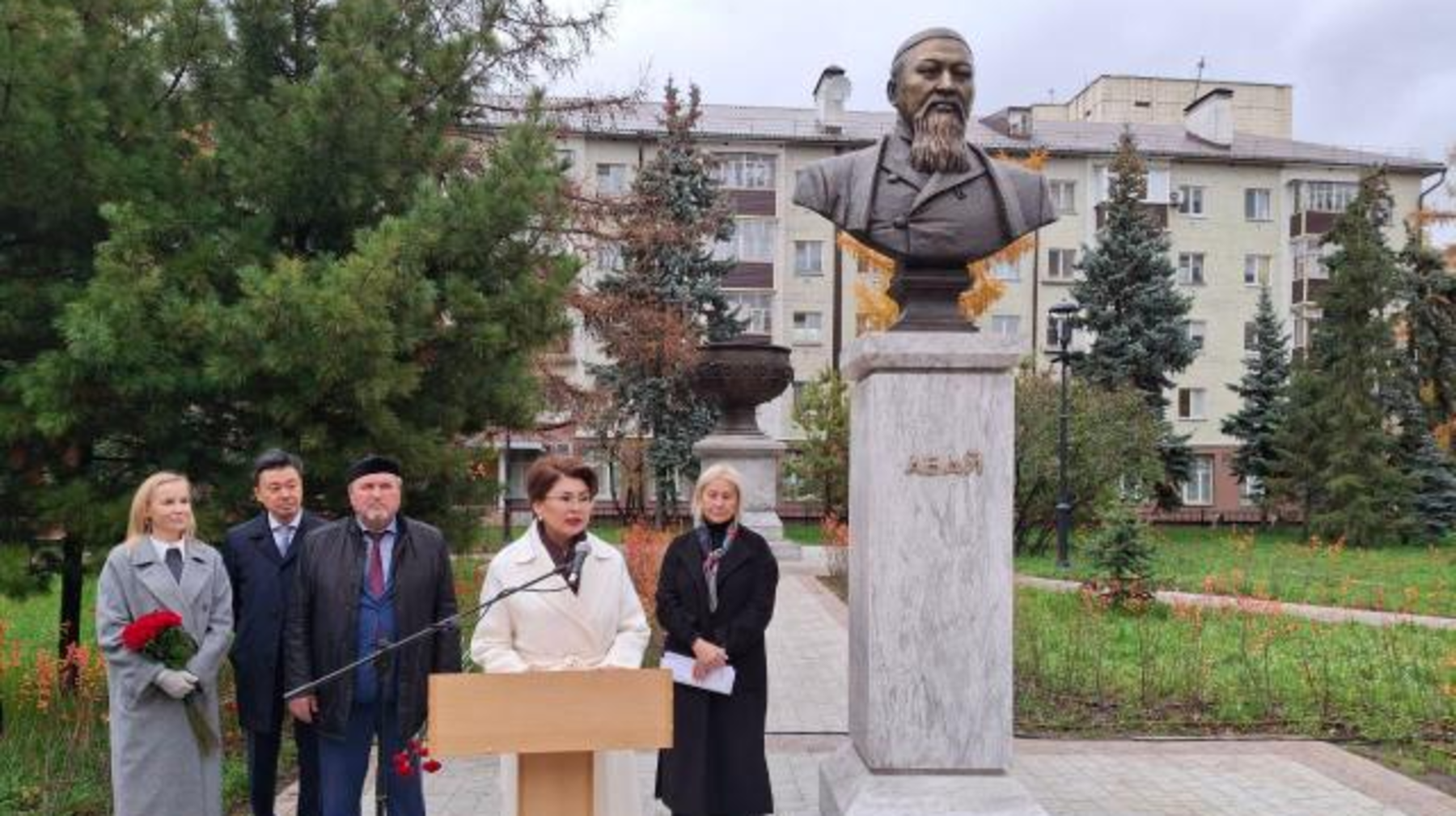 В Татарстане торжественно открыли бюст Абаю Кунанбаеву