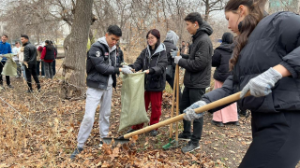 «Таза Қазақстан»: более 500 резидентов комьюнити-центров вышли на субботник