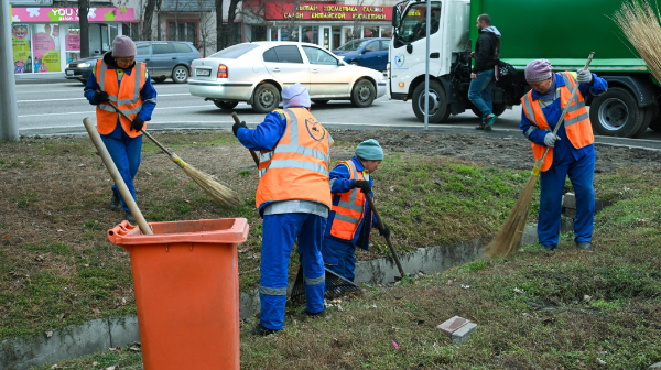 В Алматы за Неделю чистоты с улиц вывезено более 10 тысяч кубометров мусора