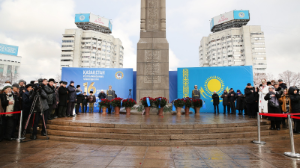 В Алматы прошла церемония возложения цветов в честь Дня Независимости
