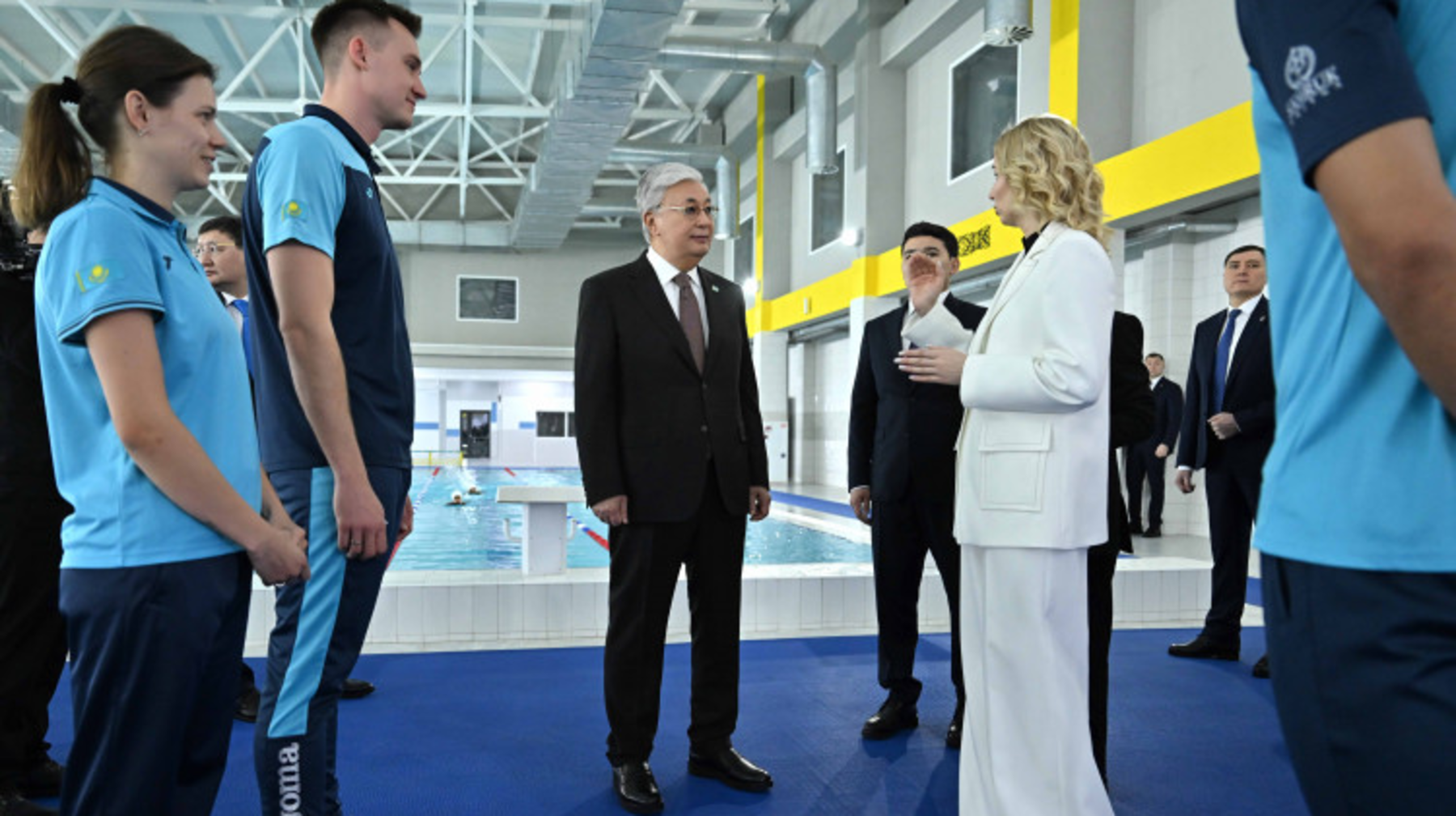 Президенту Токаеву показали спортивный центр QazSwimAcademy