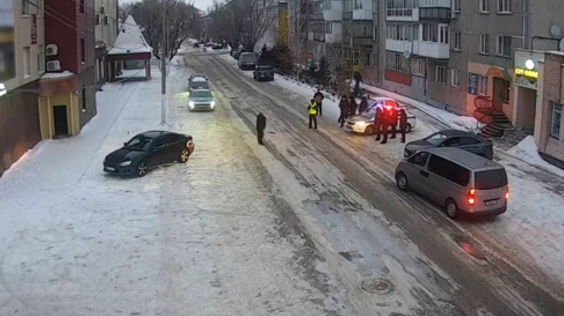 В Петропавловске полицейский спас мужчину от попытки суицида в кафе