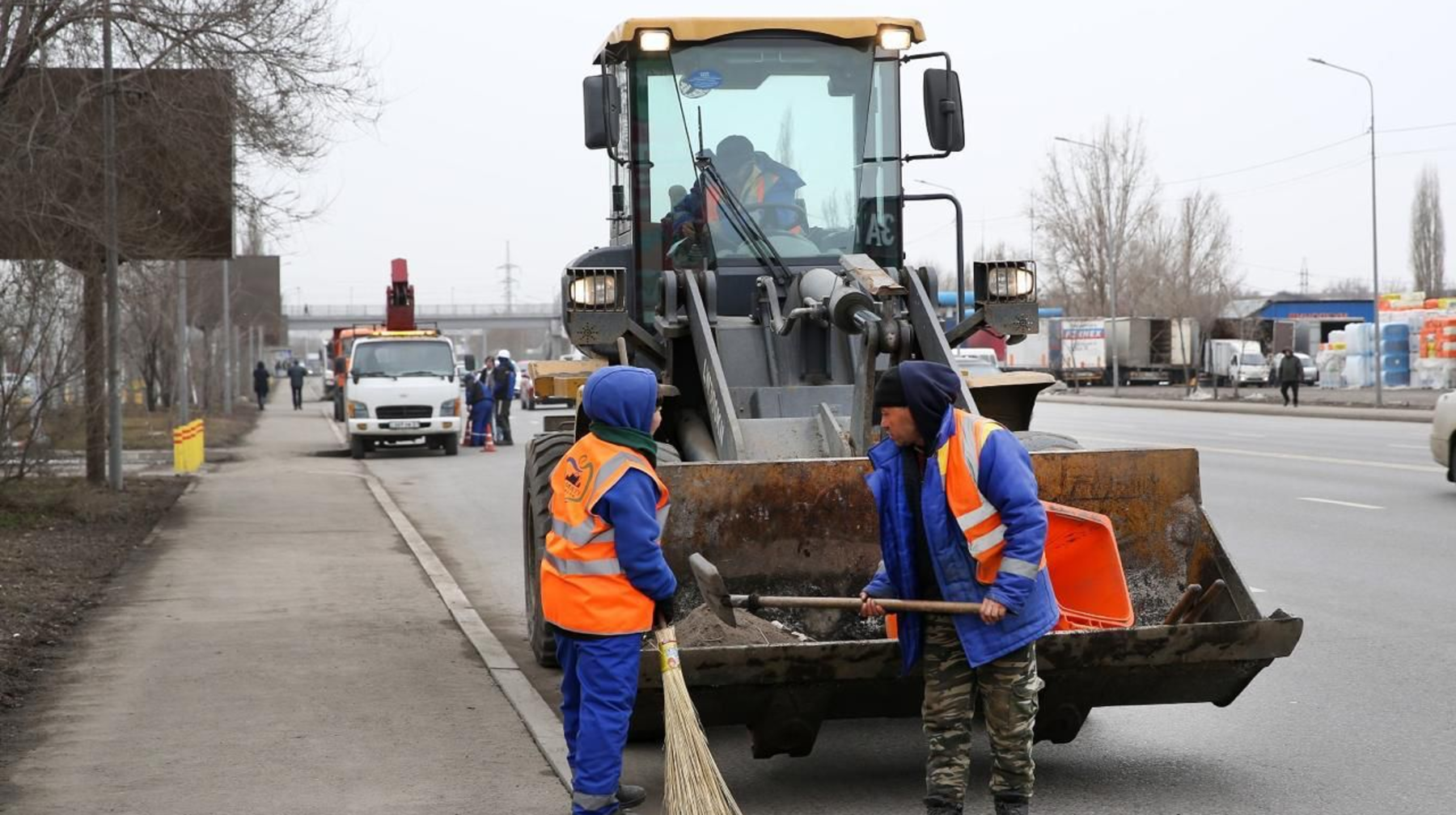 «Алматы – наш общий дом»: в городе проводится масштабная работа по уборке улиц и инфраструктуры