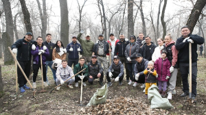 Звезды манежа поддержали акцию чистоты в Алматы