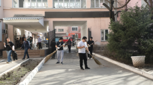 Студенты и преподаватели КазНМУ имени С.Д. Асфендиярова провели масштабный субботник