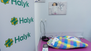 В Алматы внедрено инновационное оборудование для обследования слуха у новорожденных