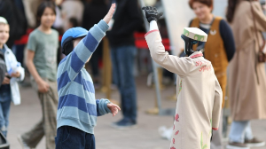 Роботы-гуманоиды поздравили алматинцев и гостей города с праздником Наурыз