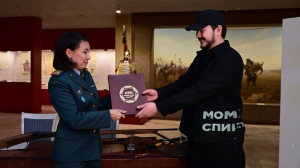 В военном музее Астаны рассказали о традиции почитания оружия казахскими батырами