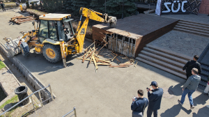 В Алматы приступили к сносу кафе в центре города 