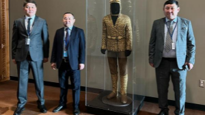 В Нью-Йорке прошла выставка картин карагандинского художника Карипбека Куюкова