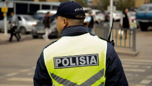 Иностранец ездил по Алматы без номеров и ругался матом