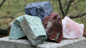 День геолога: детей в Астане познакомили с удивительным миром минералов