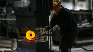 Год рабочих профессий: студенты Жезказгана посетили медеплавильный завод