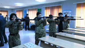 В Астане проходят состязания по стрельбе среди учащихся к 80-летию Победы  