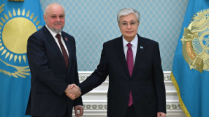 Токаев принял министра энергетики России Сергея Цивилева