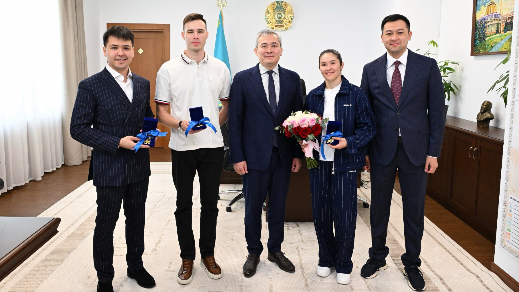 Ключи от новых квартир в Алматы получили призеры Олимпиады
