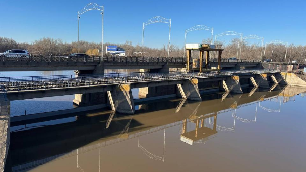 Паводковую воду направили в реки и озера Западно-Казахстанской области