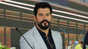 Актер Бурак Озчивит мечтает привезти семью в Алматы