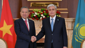 Токаев встретил Генсека КПВ То Лама