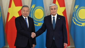 Касым-Жомарт Токаев и То Лам провели переговоры в узком составе