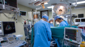 В Алматы прошли уникальные операции, спасающие недоношенных детей от слепоты 