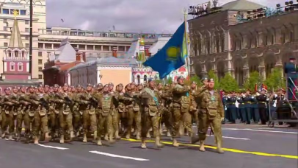 Токаев поприветствовал военнослужащих Вооруженных сил Казахстана, участвующих в параде на Красной площади