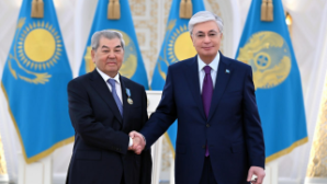 Президент вручил орден «Отан» государственному и общественному деятелю Куанышу Султанову