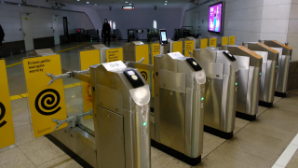 В Алматинском метро модернизируют турникеты: пассажирам станет удобнее оплачивать проезд