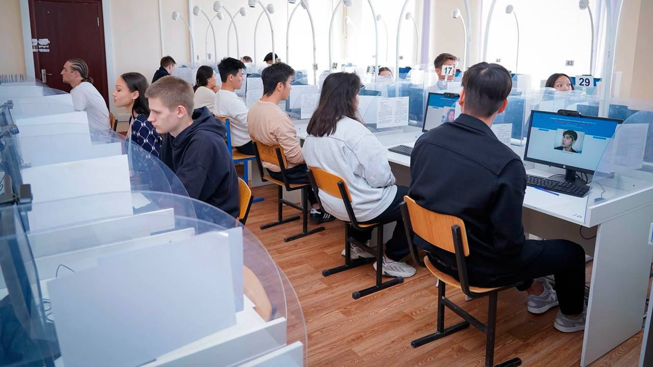 В Казахстане стартовало ЕНТ: более 180 тыс. выпускников подали заявки 