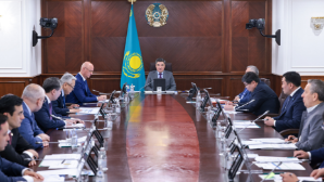 Бектенов провел совещание по реализации крупных проектов в металлургии и нефтехимии 