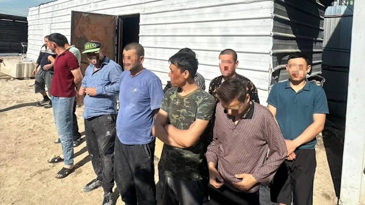 Более 30 незаконных мигрантов выявили на стройках Алматы