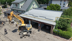 В Алматы снесли очередную незаконную автомойку