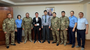 Студента Ерасыла Омарханова наградили за спасение тонущего мальчика в ВКО