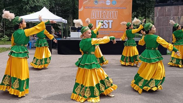 Ярмарка досуговых центров AUEZOV FEST-2025 стартовала в Алматы 