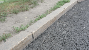 В Алматы заменят только повреждённые бордюры при ремонте дорог