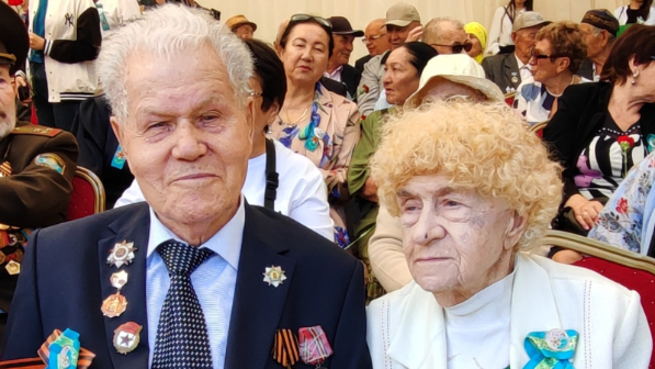 «Благодарю Бога, что живу в Казахстане»: история 100-летнего фронтовика Александра Журавлева