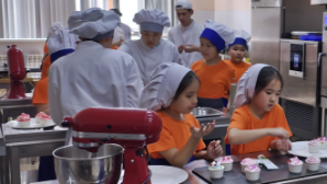 Мечта со вкусом капкейка: в Алматы прошёл яркий батл юных поваров