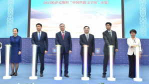 В КазНУ открылась литературная неделя «Шелковый путь»