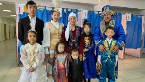 14 детей, и каждый – как единственный: трогательная история большой алматинской семьи