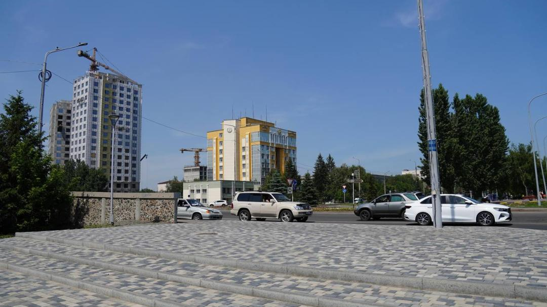 В Усть-Каменогорске на одной из улиц построят зону отдыха