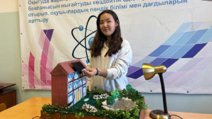 Школьники из Астаны изобрели экологический фонтан, работающий на солнечной энергии