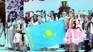 Праздник Сабантуй собрал в Алматы тысячи гостей и подарил атмосферу единства