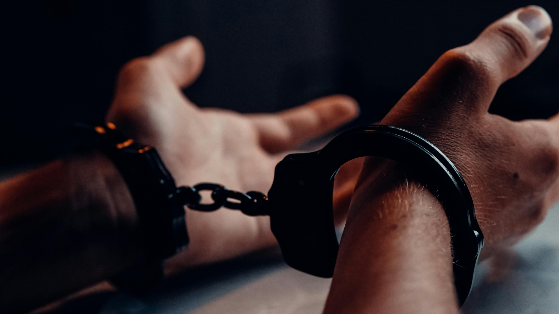 В Уральске осудили лжетурагента за мошенничество 
