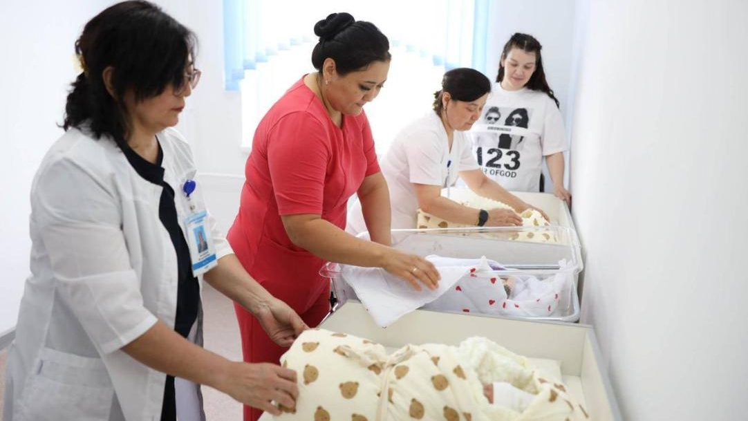 В Актобе родились тройняшки