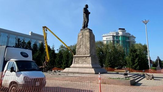 В Усть-Каменогорске обновляют памятник Абаю к 180-летию поэта