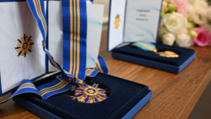 Аким Алматы наградил медработников за вклад в развитие здравоохранения